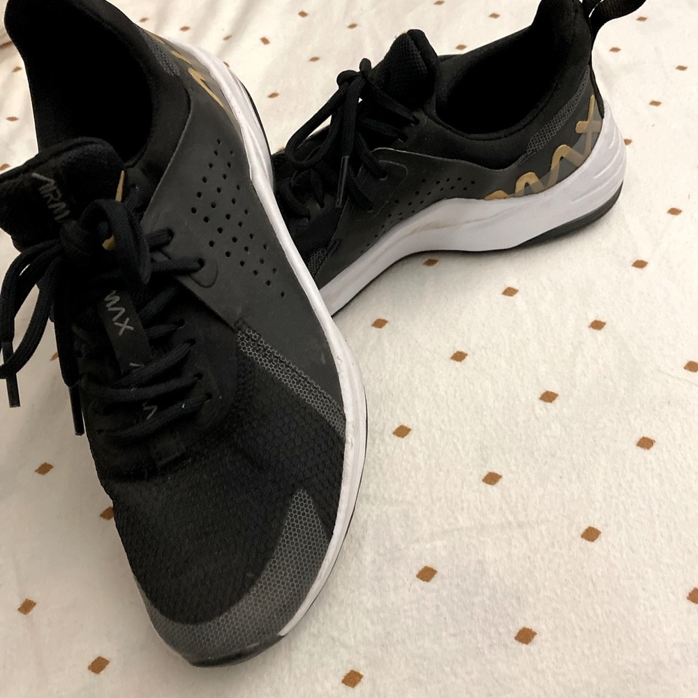 *NEW * Nike Woman’s Air Max Bella Tr 3